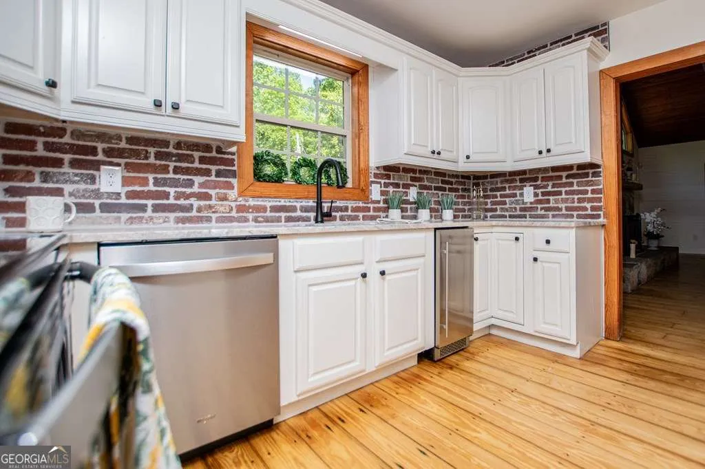 695 N Jonesville Rd — photo 12 of 54