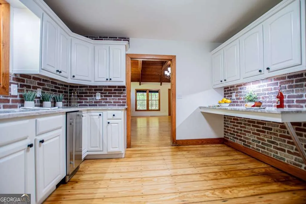 695 N Jonesville Rd — photo 7 of 54