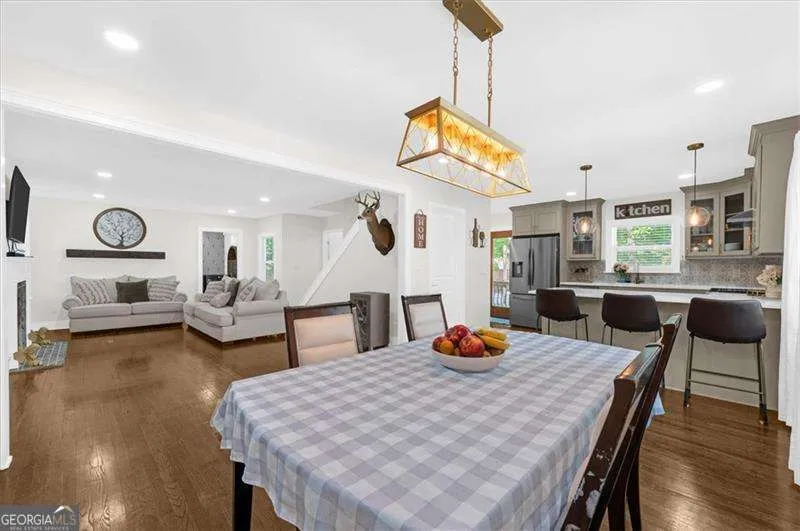 8247 Eunice St — photo 9 of 54