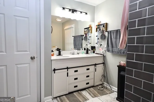 5566 Fisherman Ct — photo 7 of 36