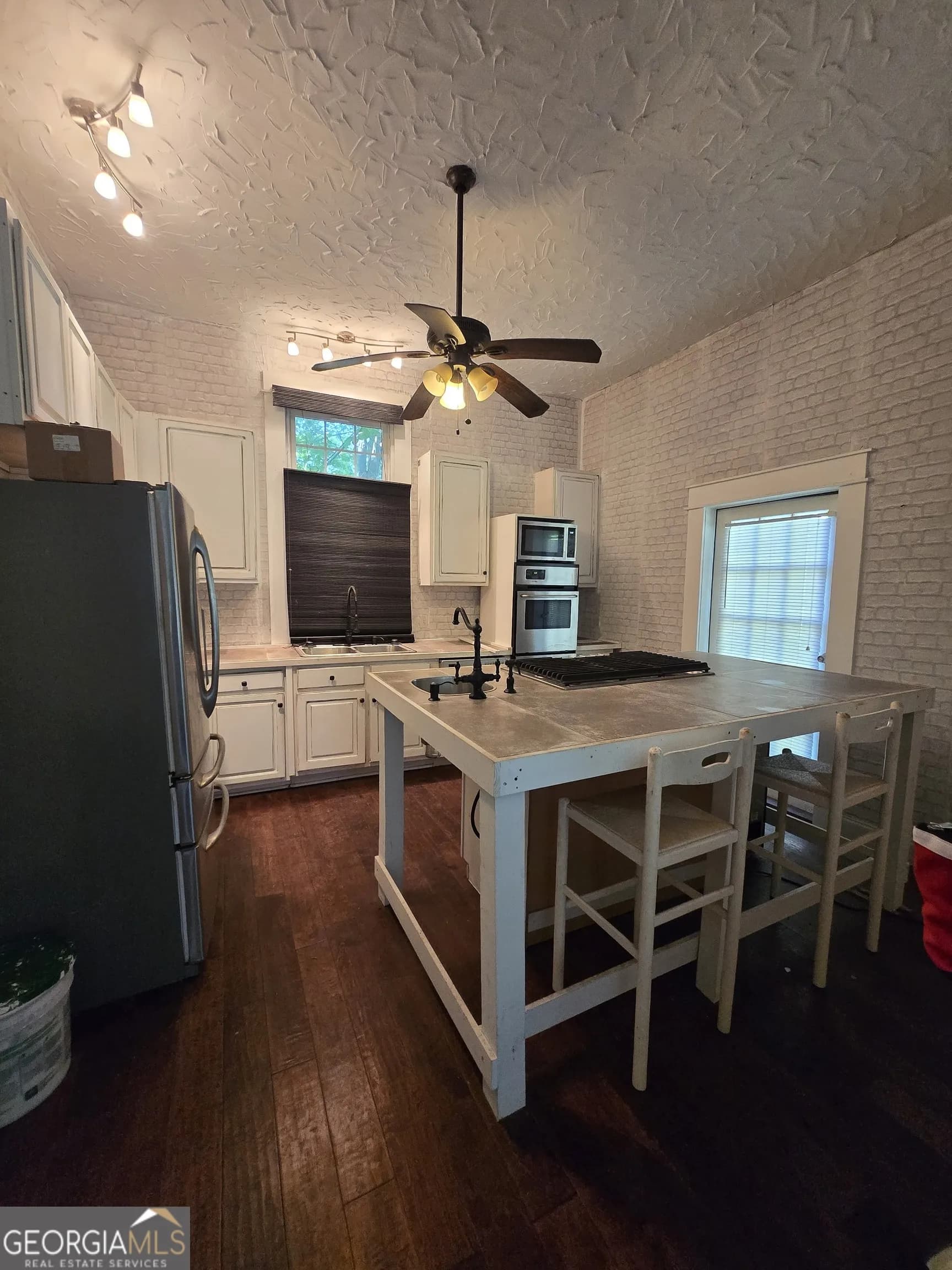 246 Newnan St — photo 8 of 38