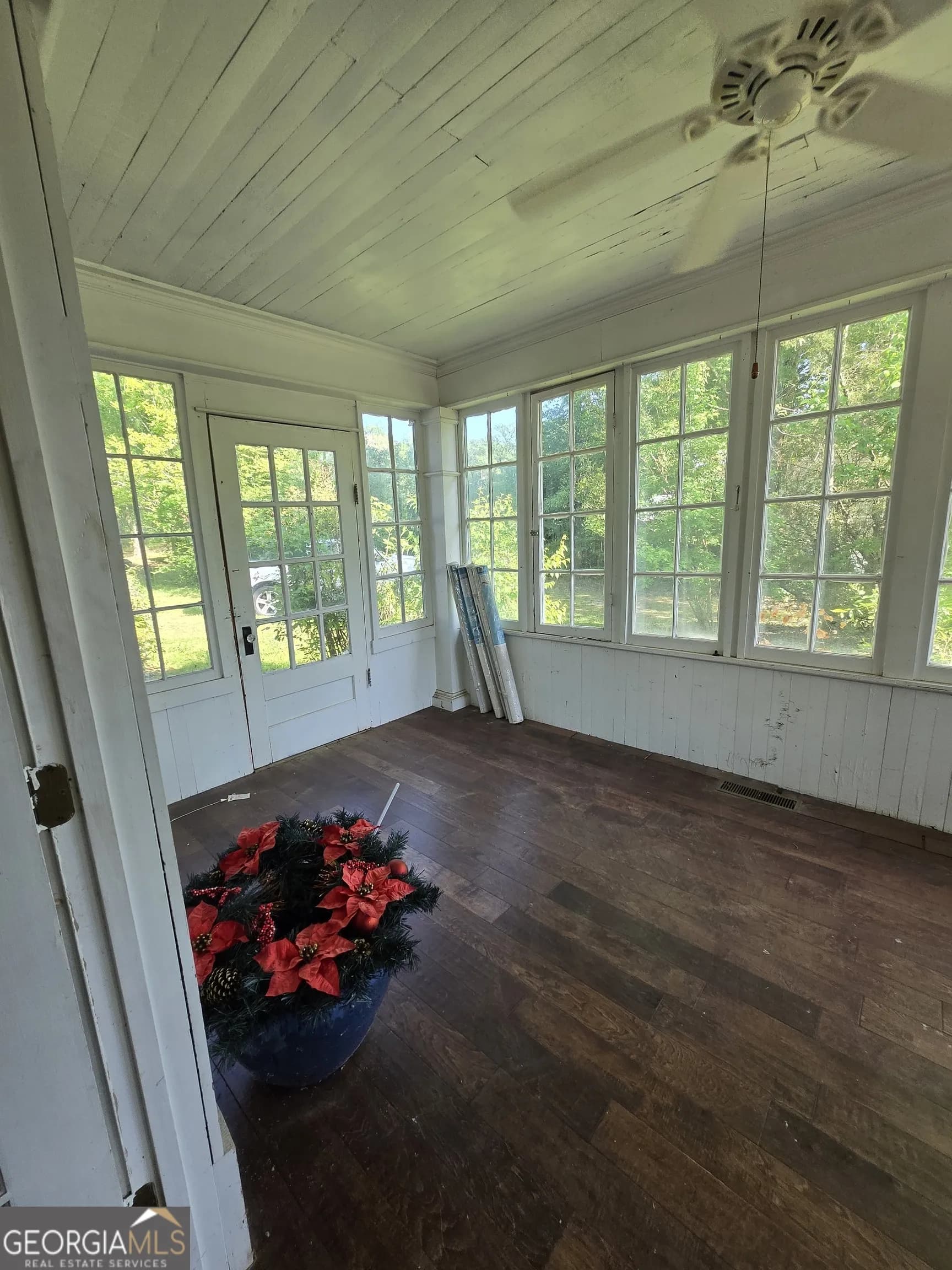 246 Newnan St — photo 4 of 38