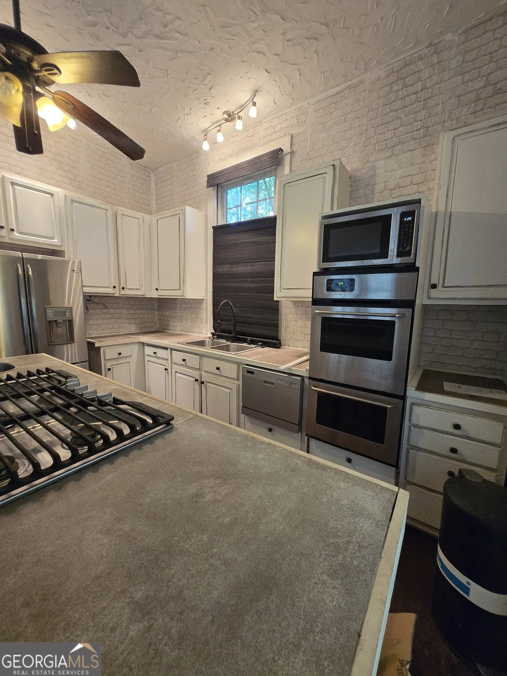 246 Newnan St — photo 11 of 38