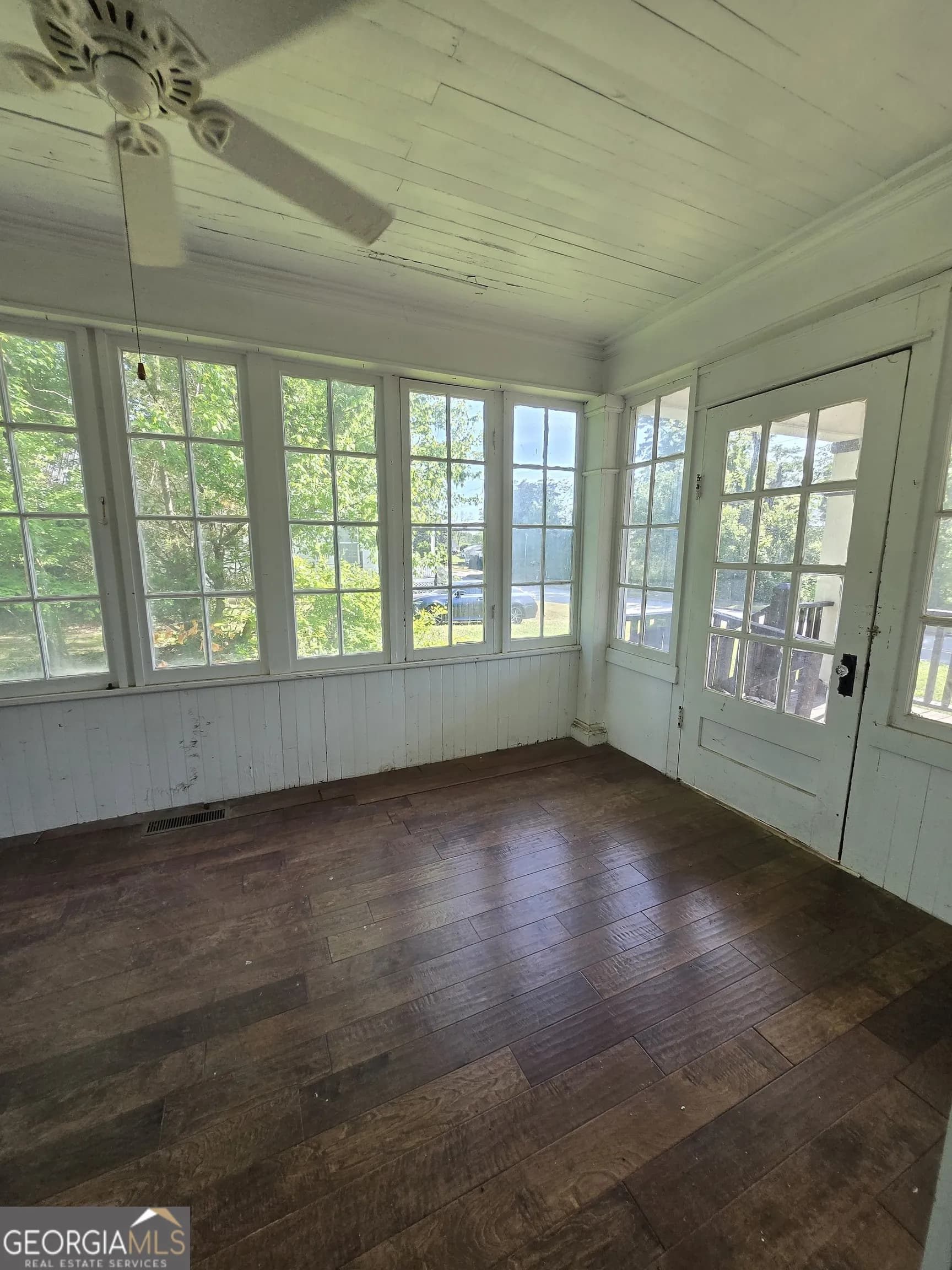 246 Newnan St — photo 5 of 38