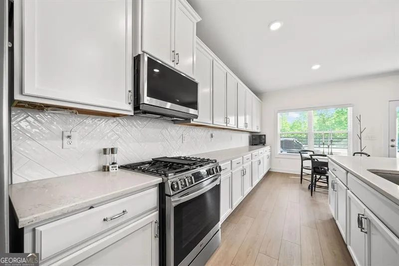 204 Mountain Ashe Ln — photo 8 of 31