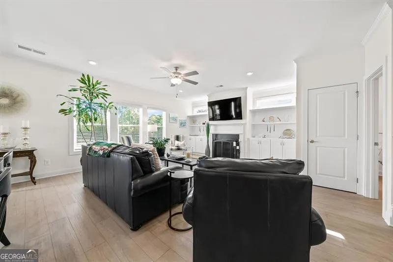 204 Mountain Ashe Ln — photo 3 of 31