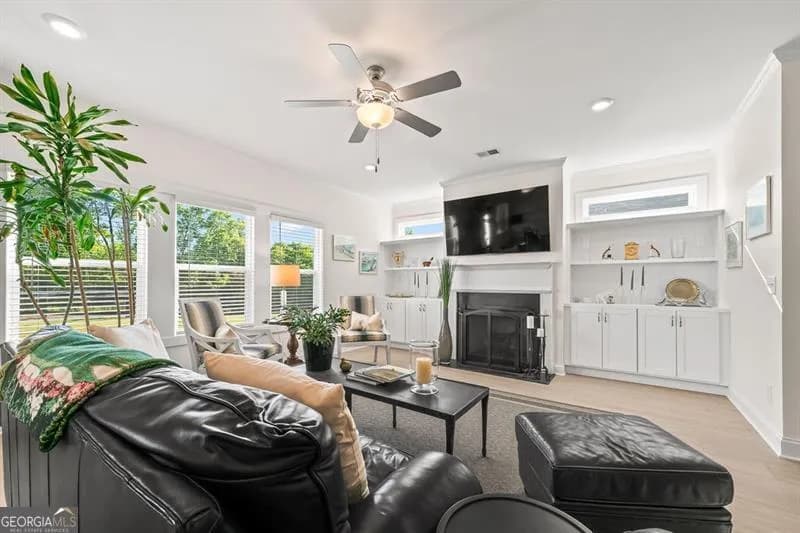 204 Mountain Ashe Ln — photo 4 of 31