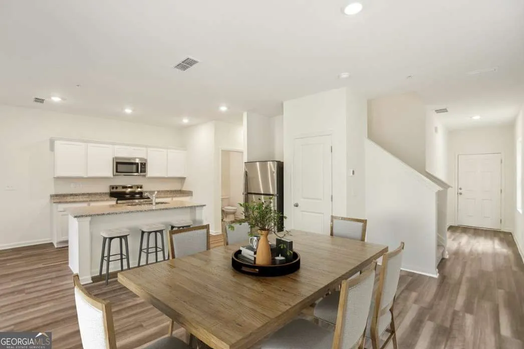 3032 Osier Cir — photo 4 of 6