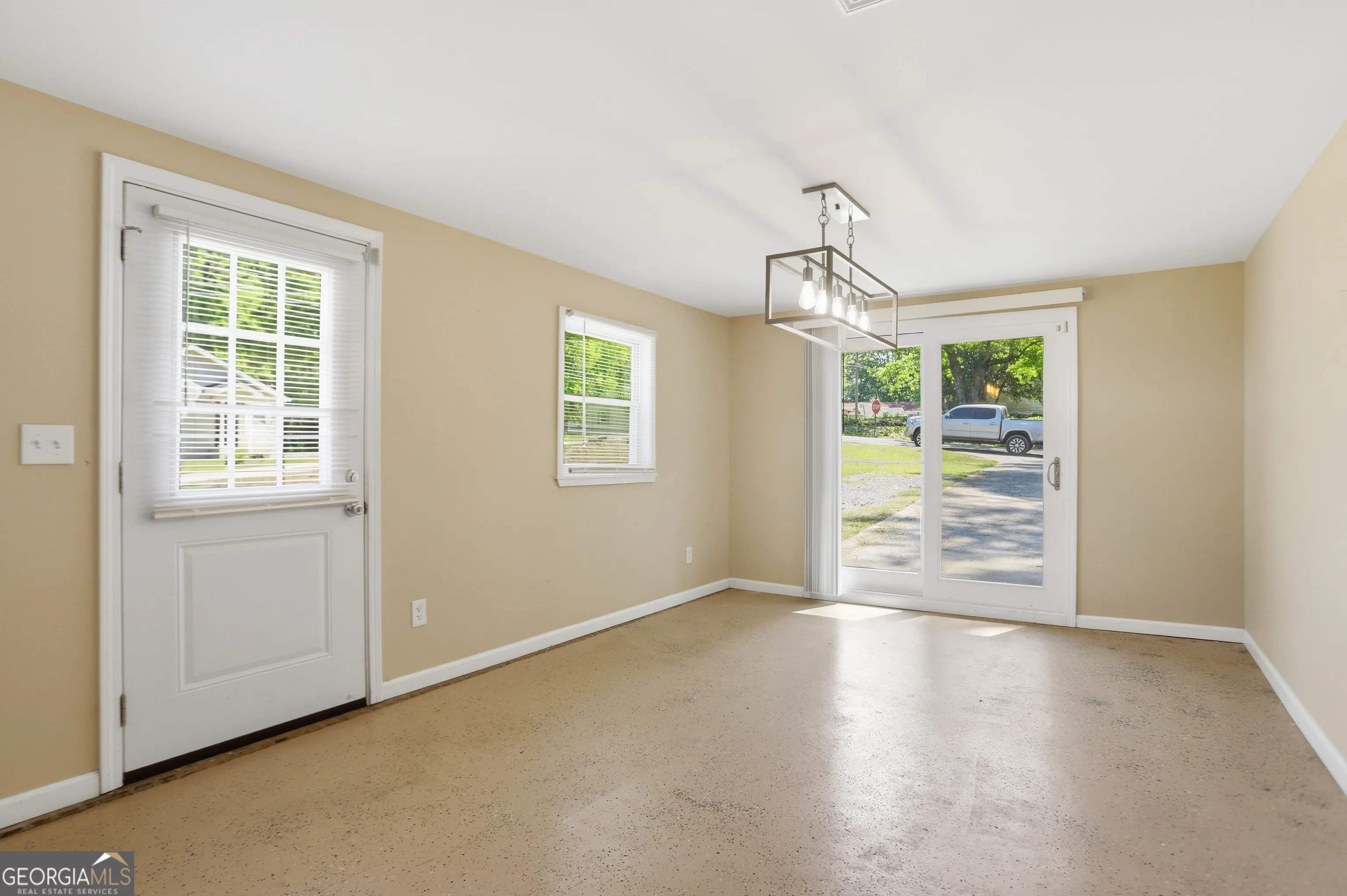 418 Church St — photo 4 of 36