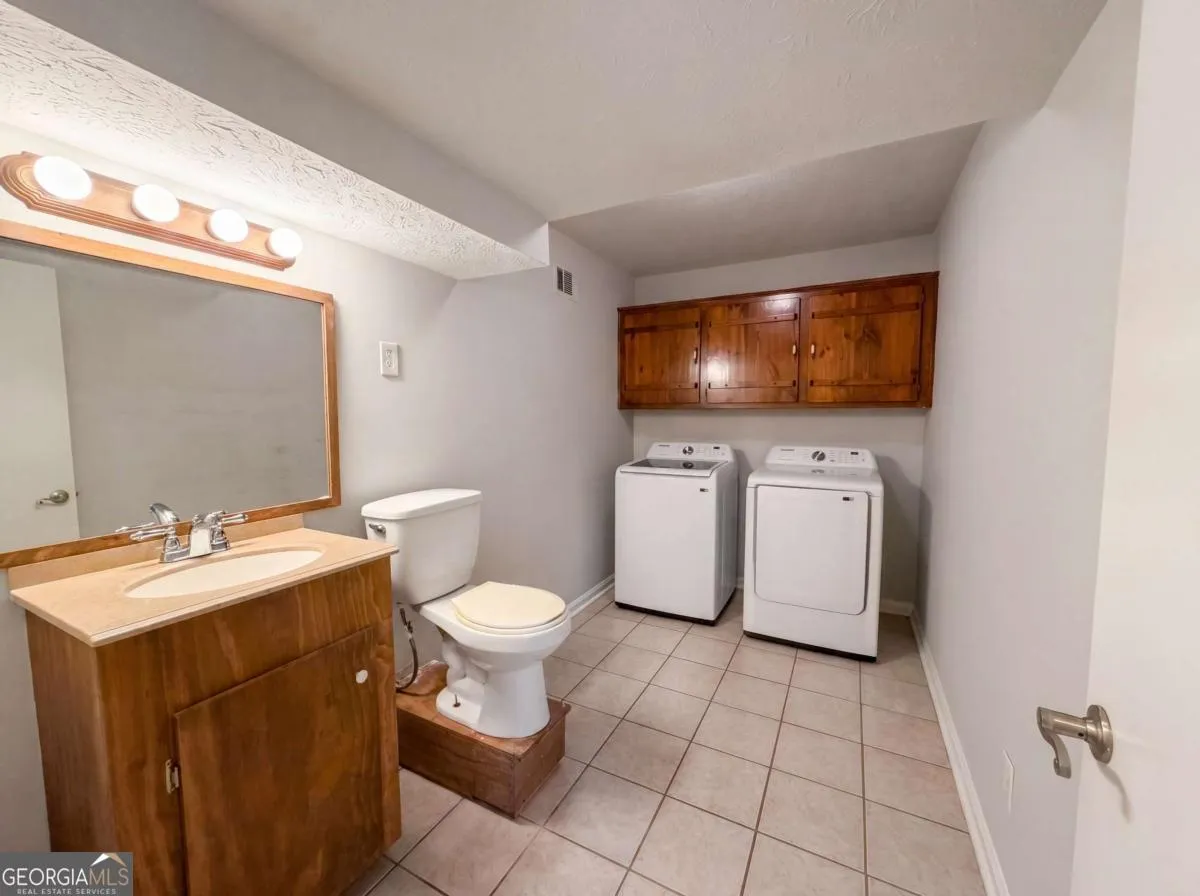 241 Daniel Rd — photo 9 of 26