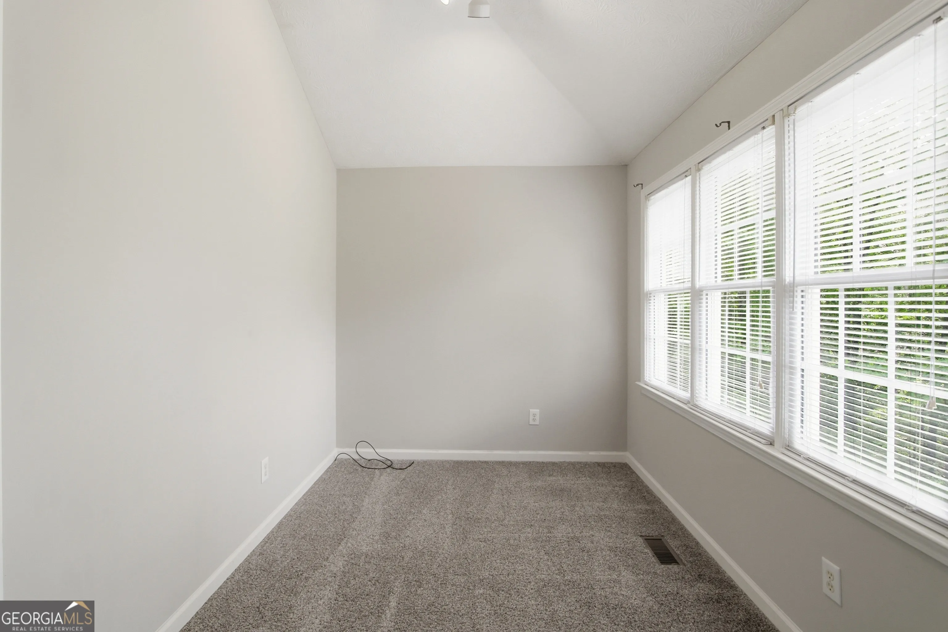 149 Valleyside Dr S — photo 10 of 41