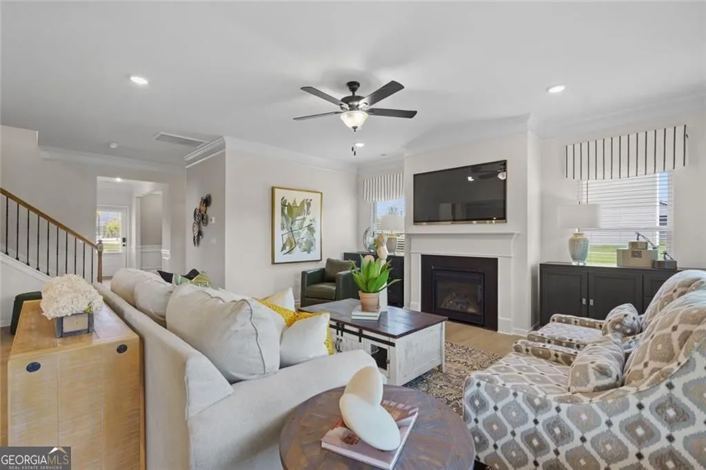 702 Sinclair Ln — photo 42 of 46