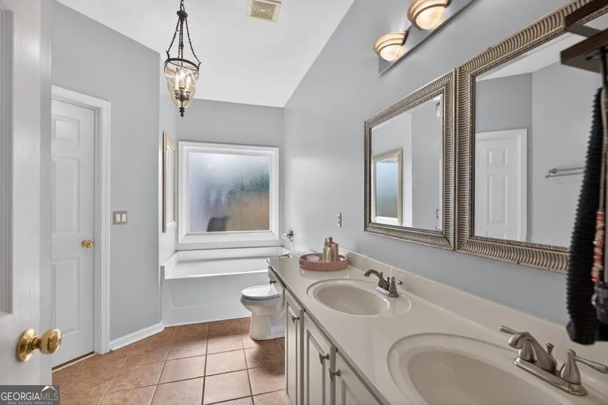 200 Meadow Lake Dr — photo 8 of 36