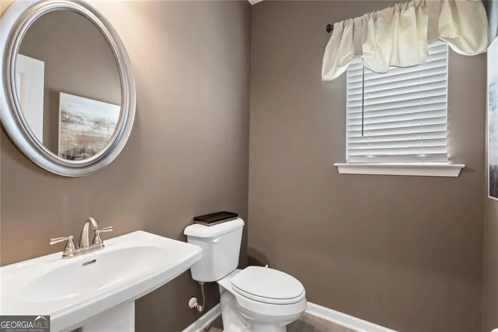 701 Sinclair Ln — photo 44 of 46