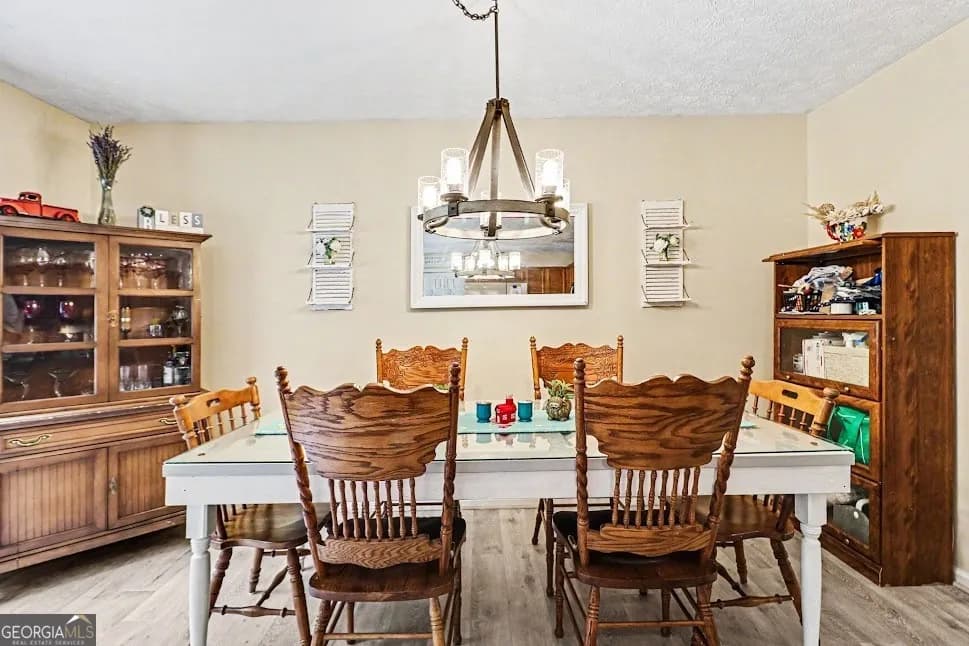 795 Woodruff Rd — photo 4 of 33