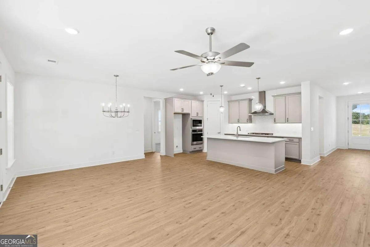 580 Barnfield Way — photo 4 of 18