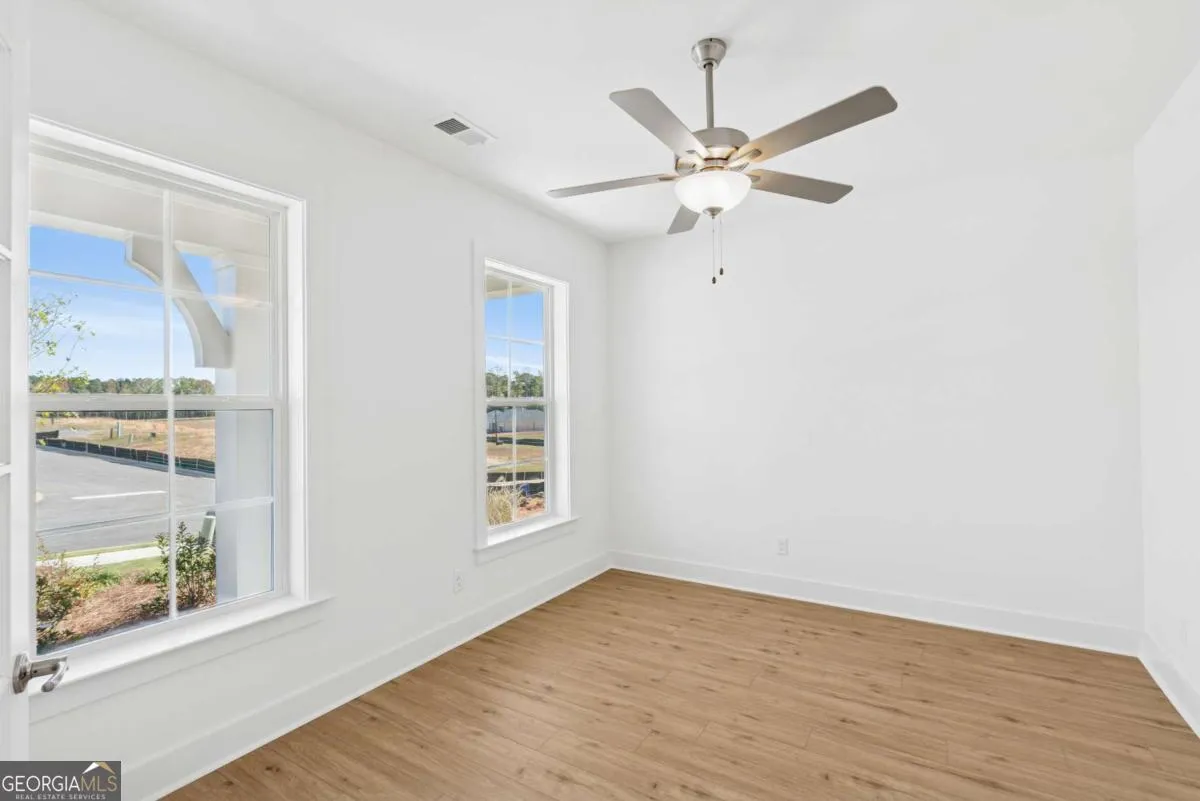 580 Barnfield Way — photo 6 of 18