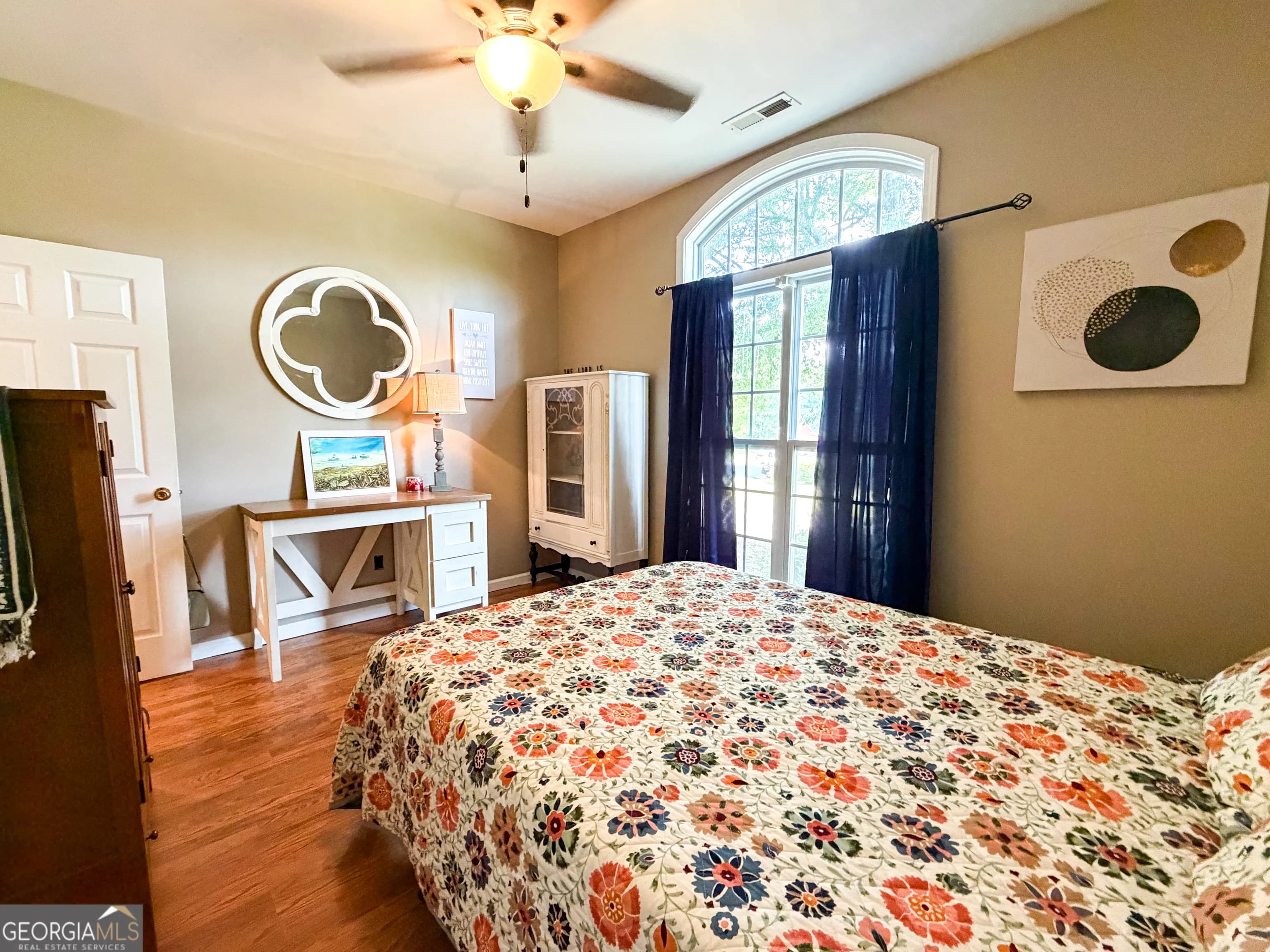 194 Charleston Ave — photo 14 of 32
