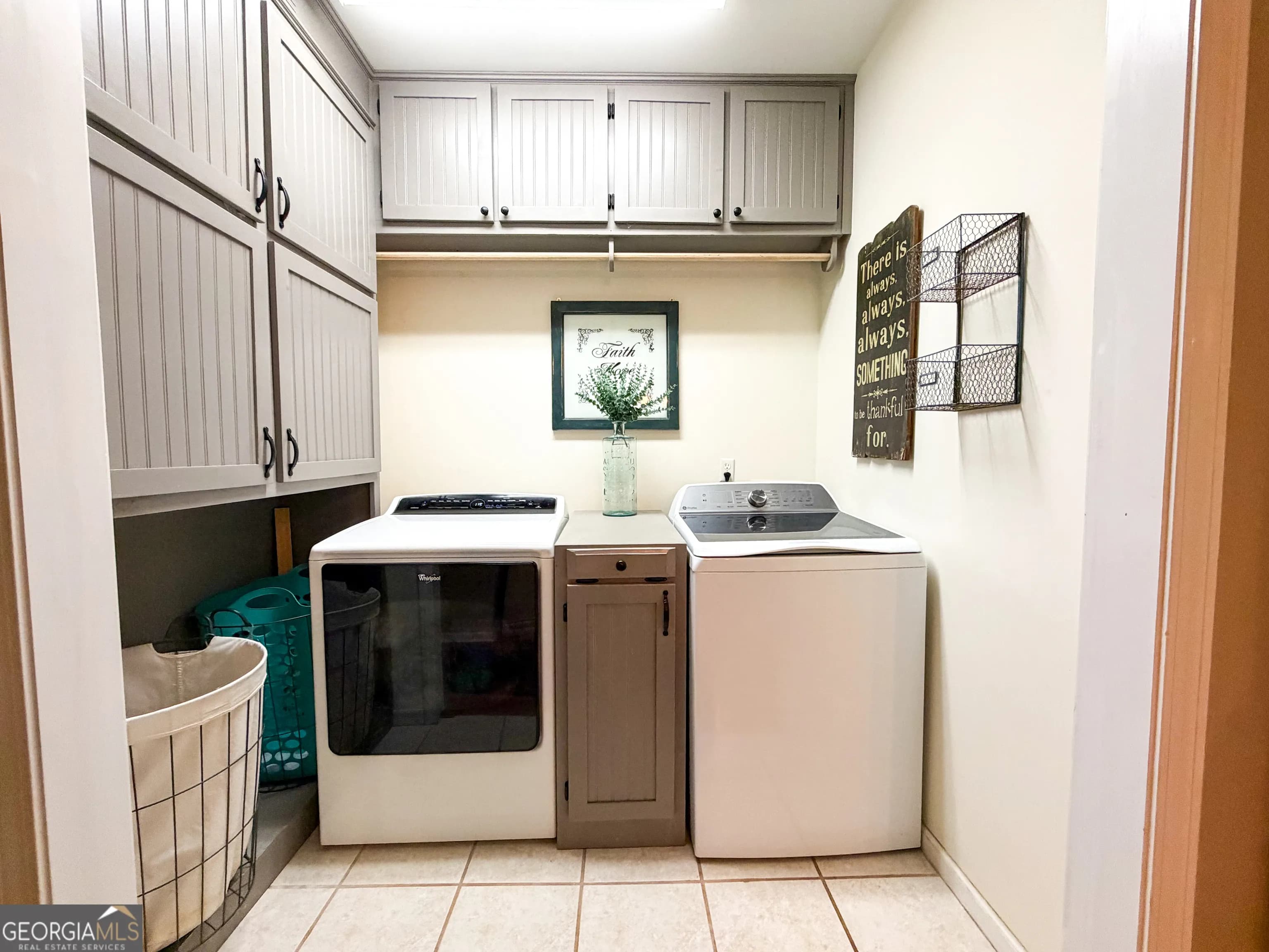 194 Charleston Ave — photo 19 of 32