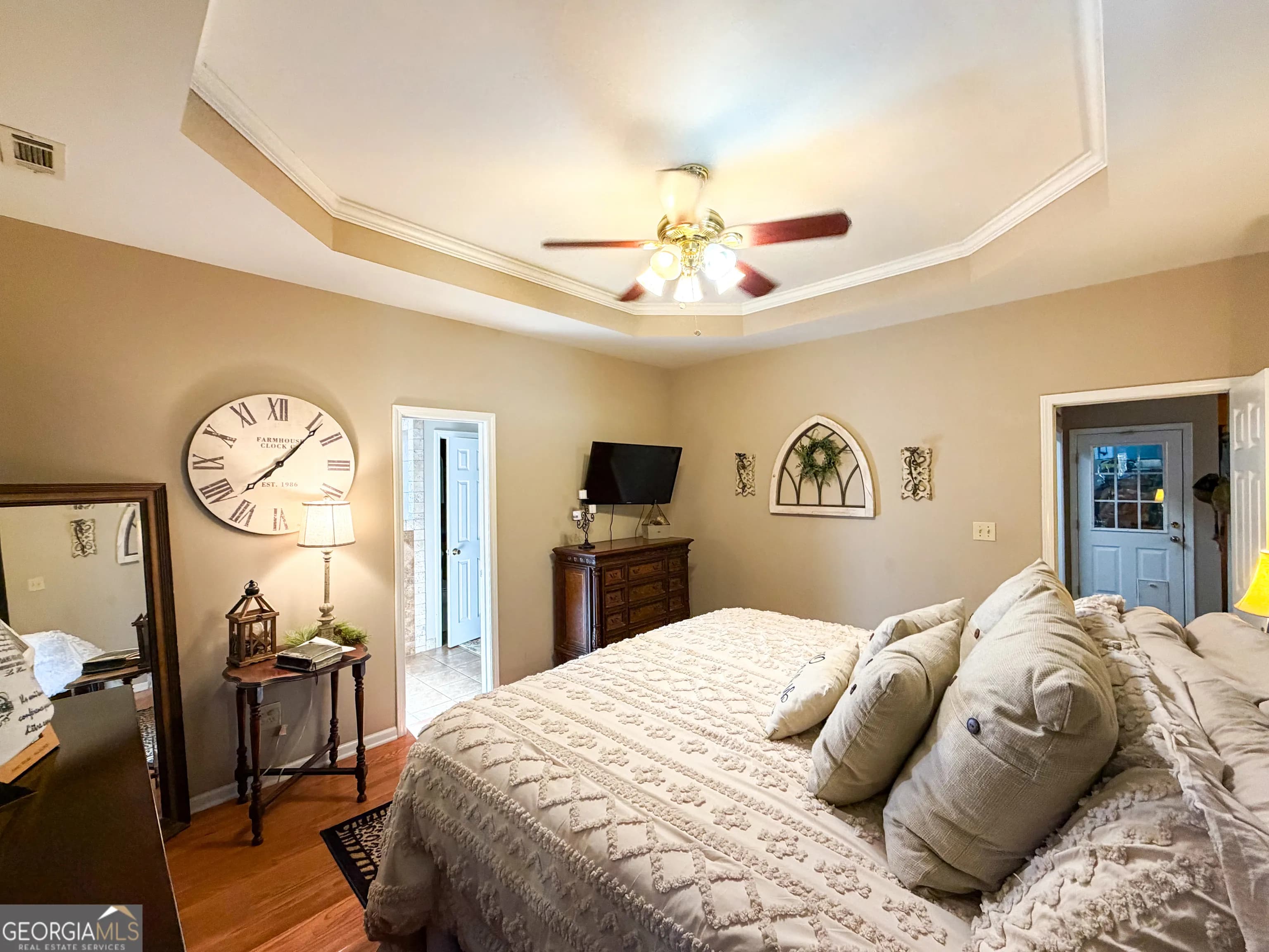 194 Charleston Ave — photo 6 of 32