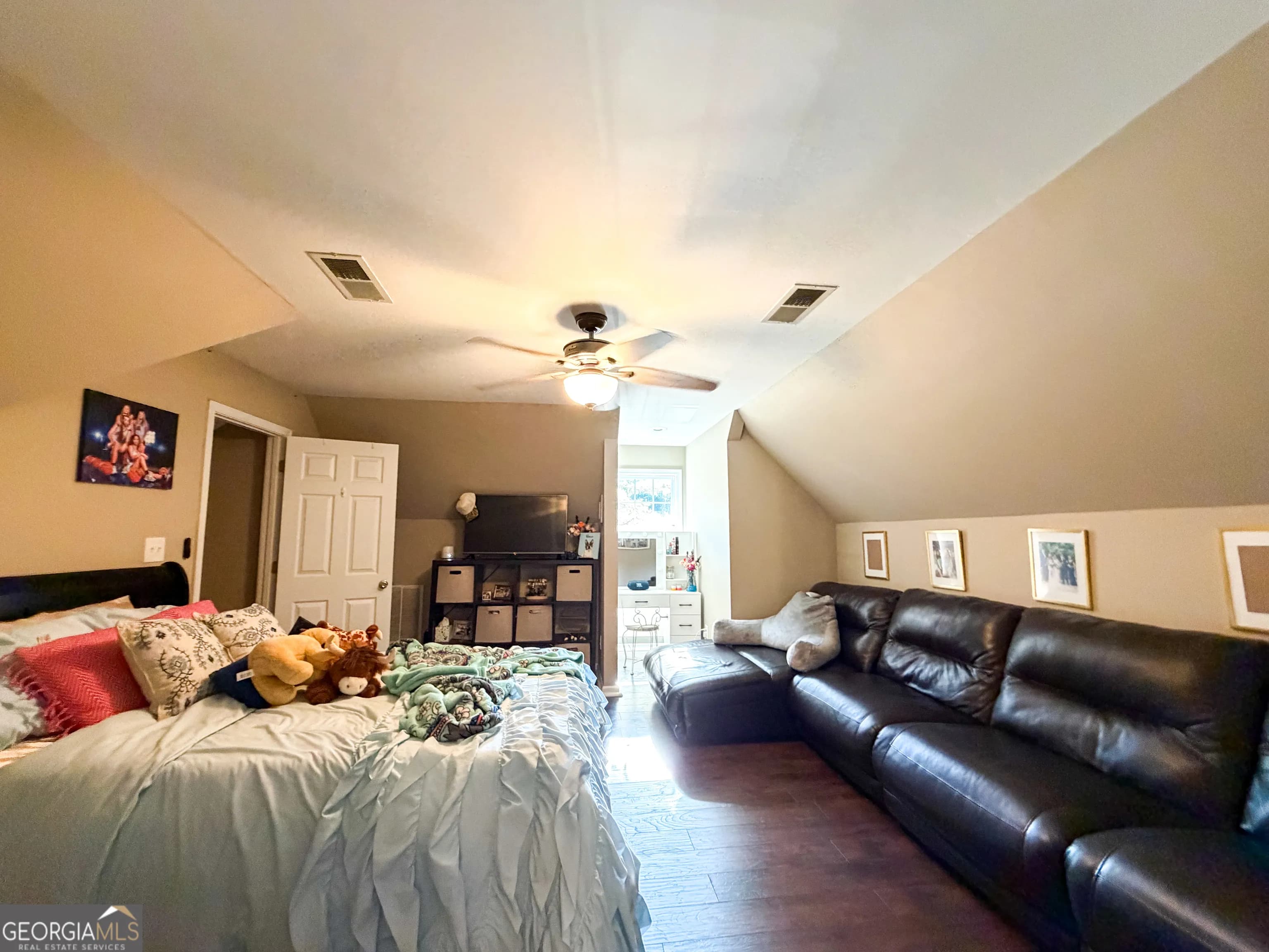 194 Charleston Ave — photo 18 of 32