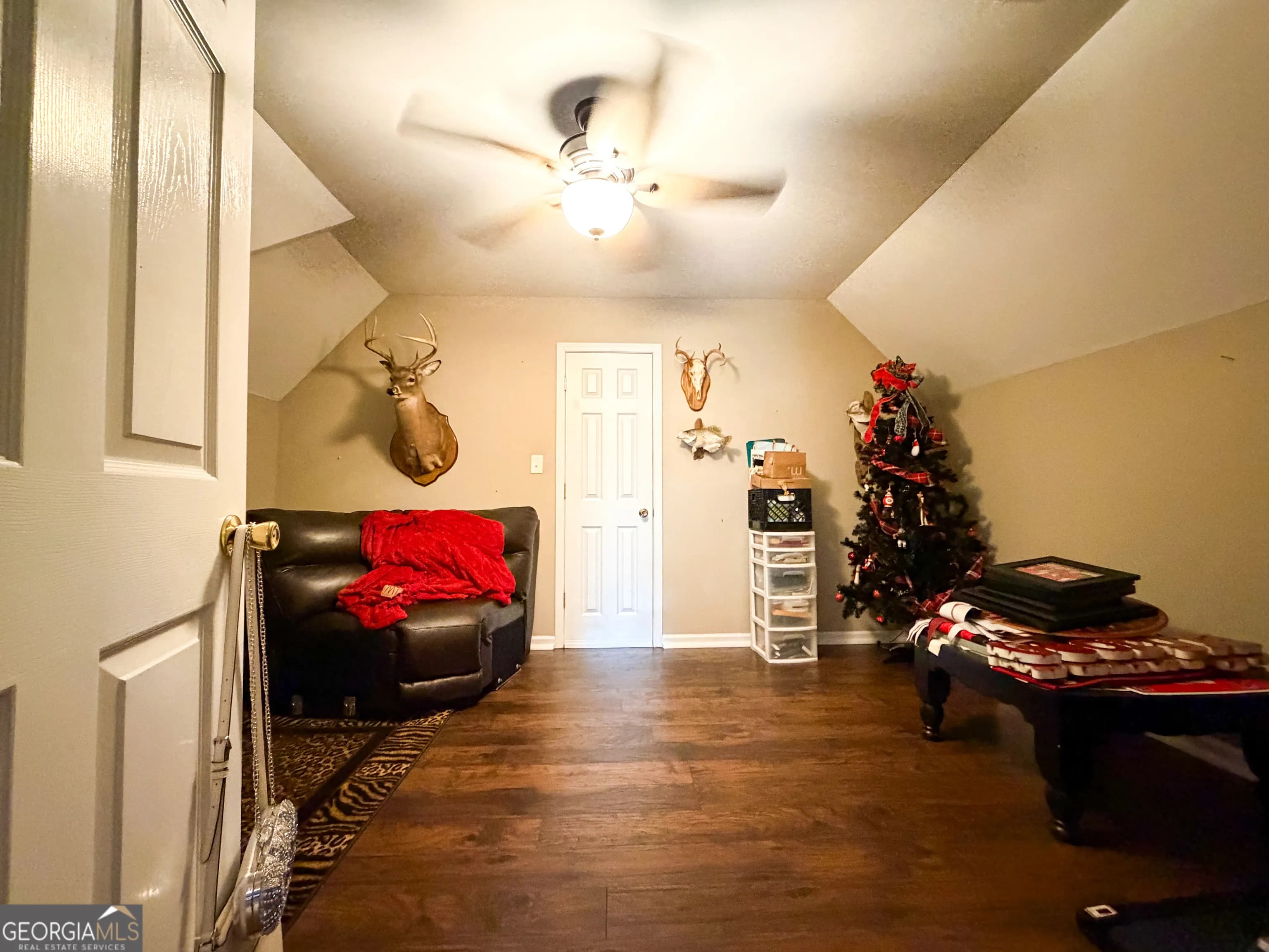 194 Charleston Ave — photo 17 of 32