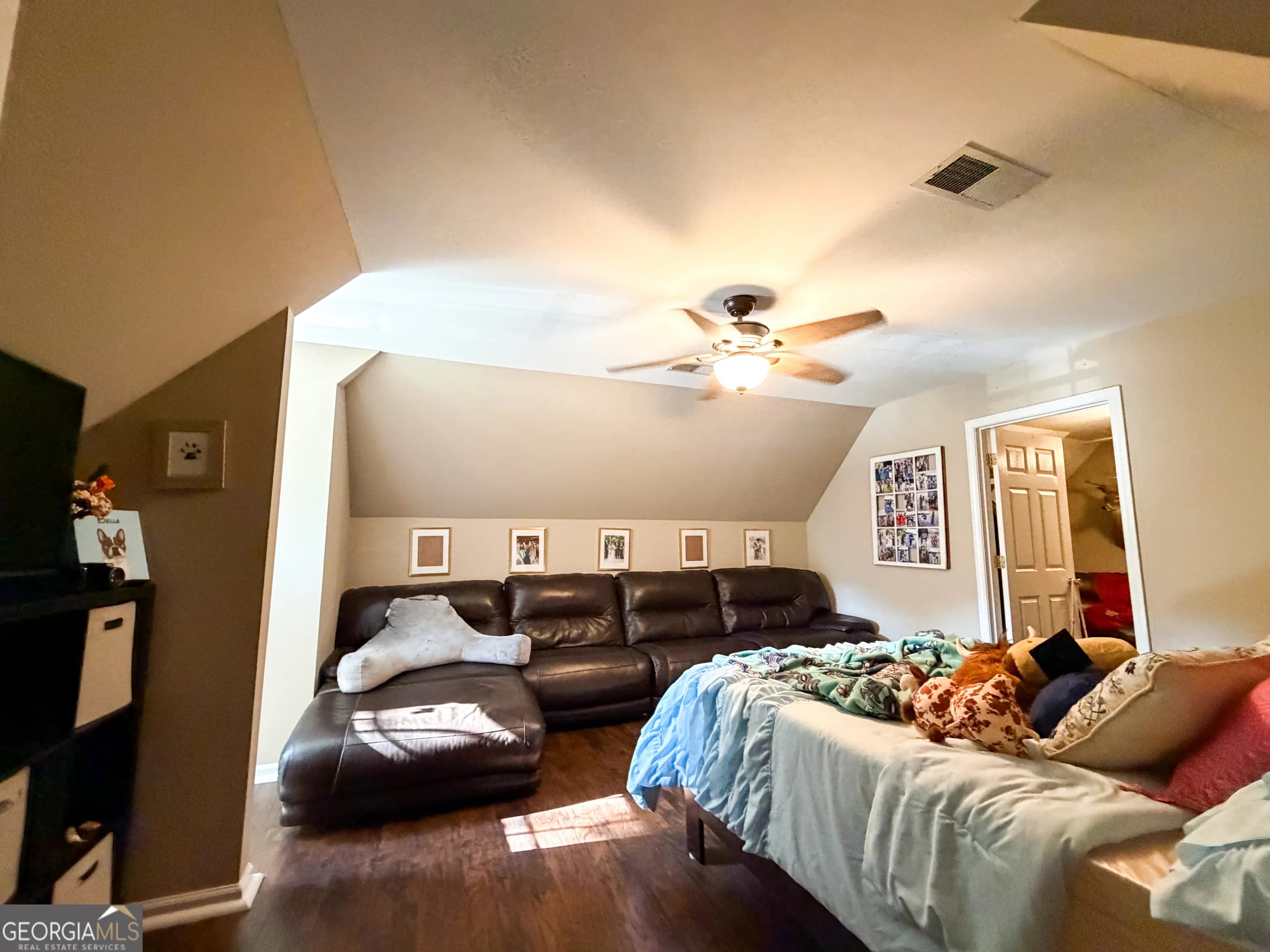 194 Charleston Ave — photo 16 of 32