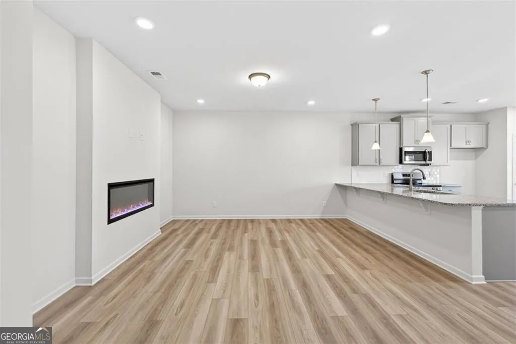 312 Caroline Pl — photo 13 of 28