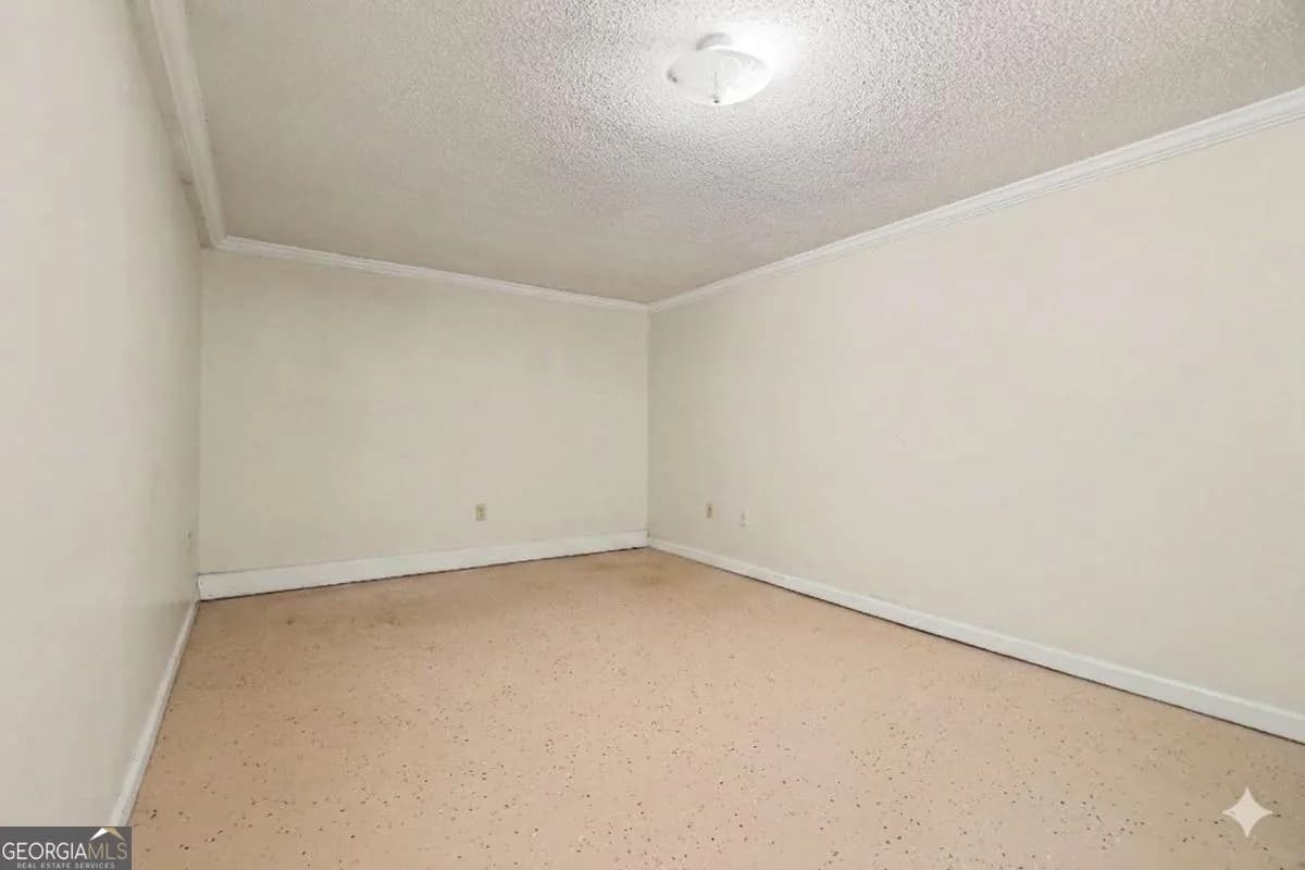 3944 Fairburn Rd — photo 10 of 21