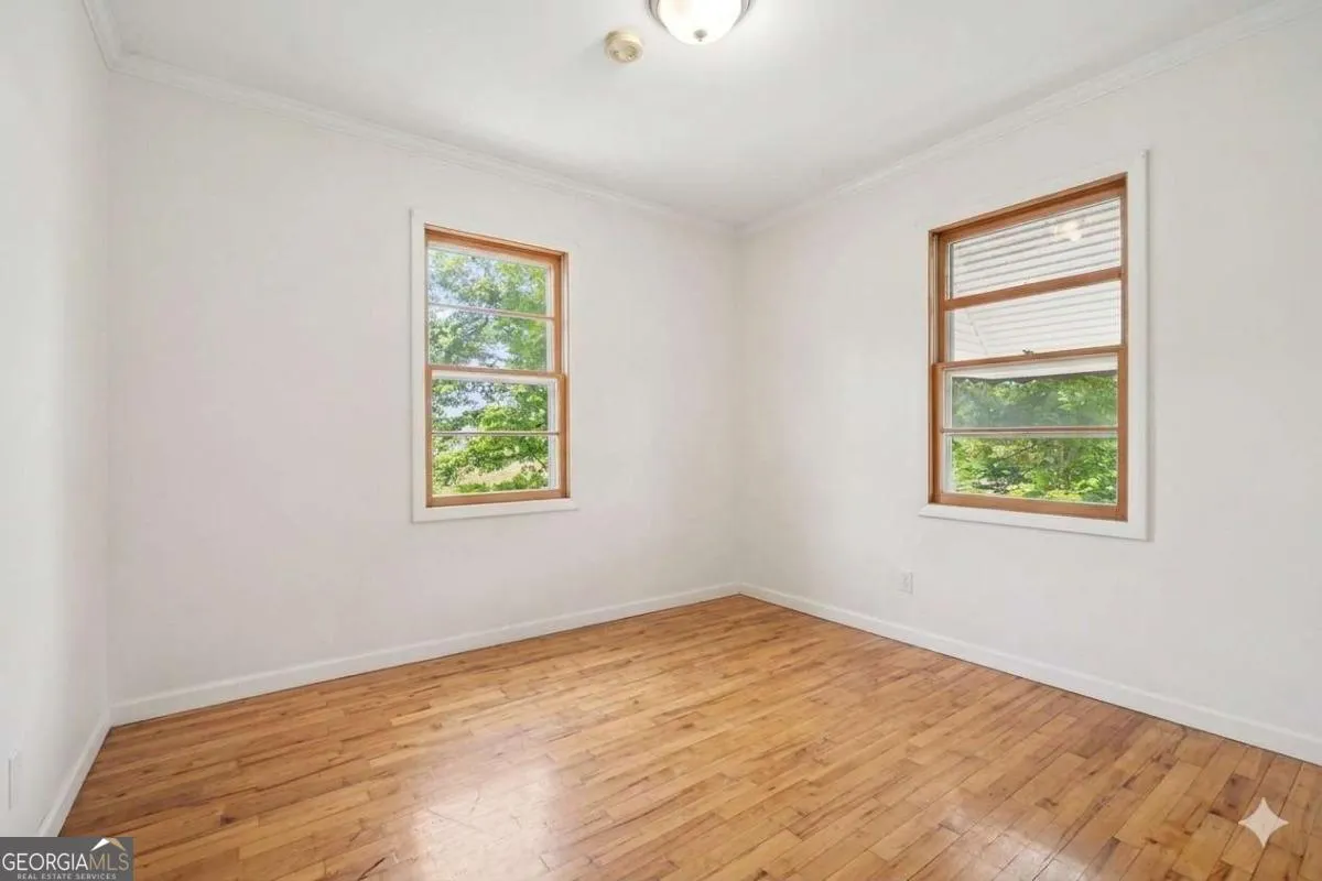 3944 Fairburn Rd — photo 3 of 21