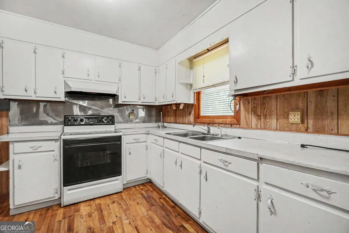3944 Fairburn Rd — photo 17 of 21
