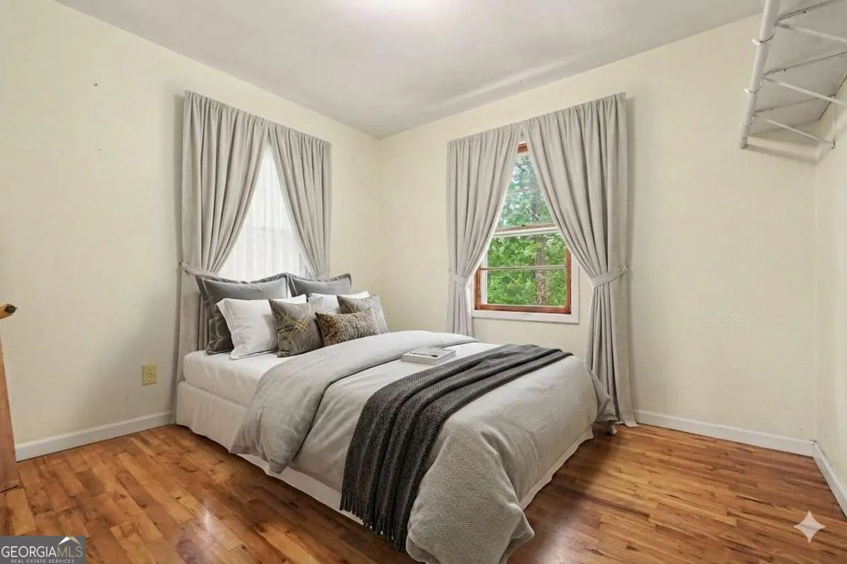 3944 Fairburn Rd — photo 4 of 21