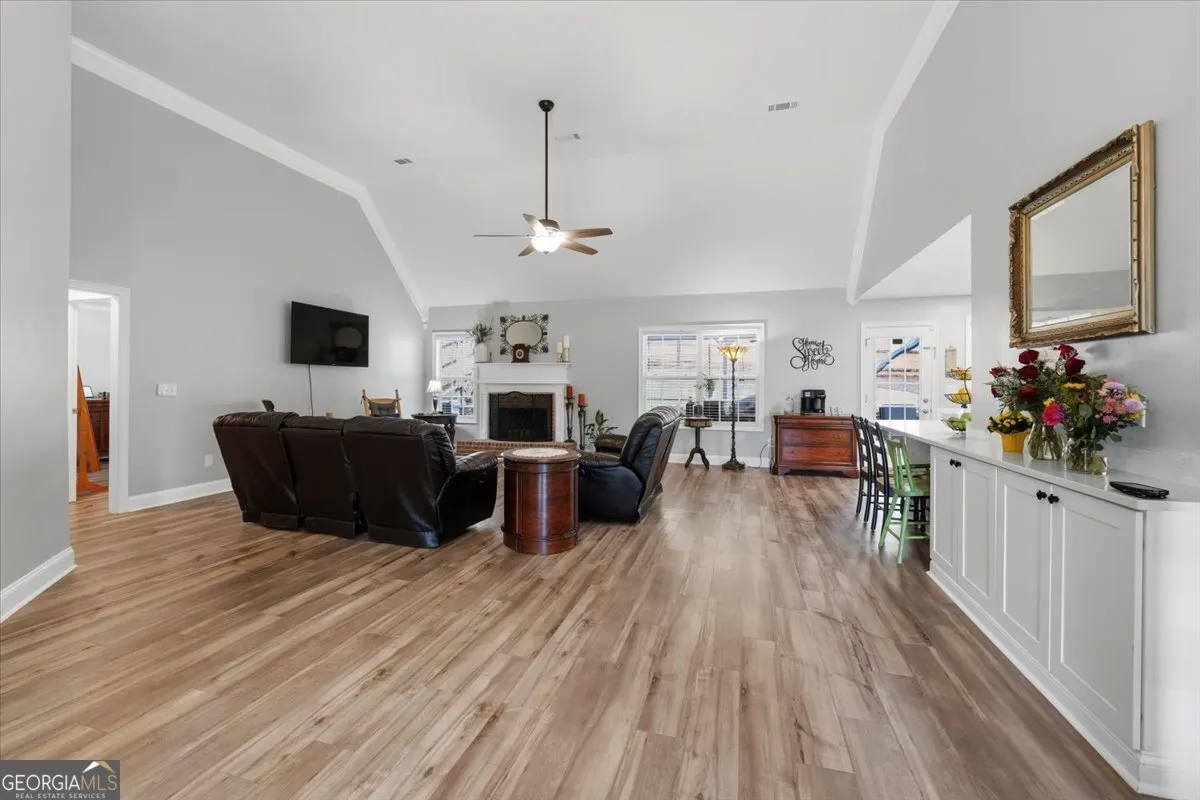 635 Shoals Trl — photo 13 of 34