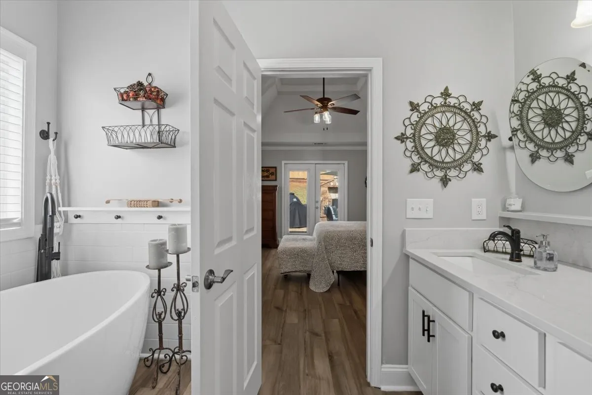 635 Shoals Trl — photo 5 of 34