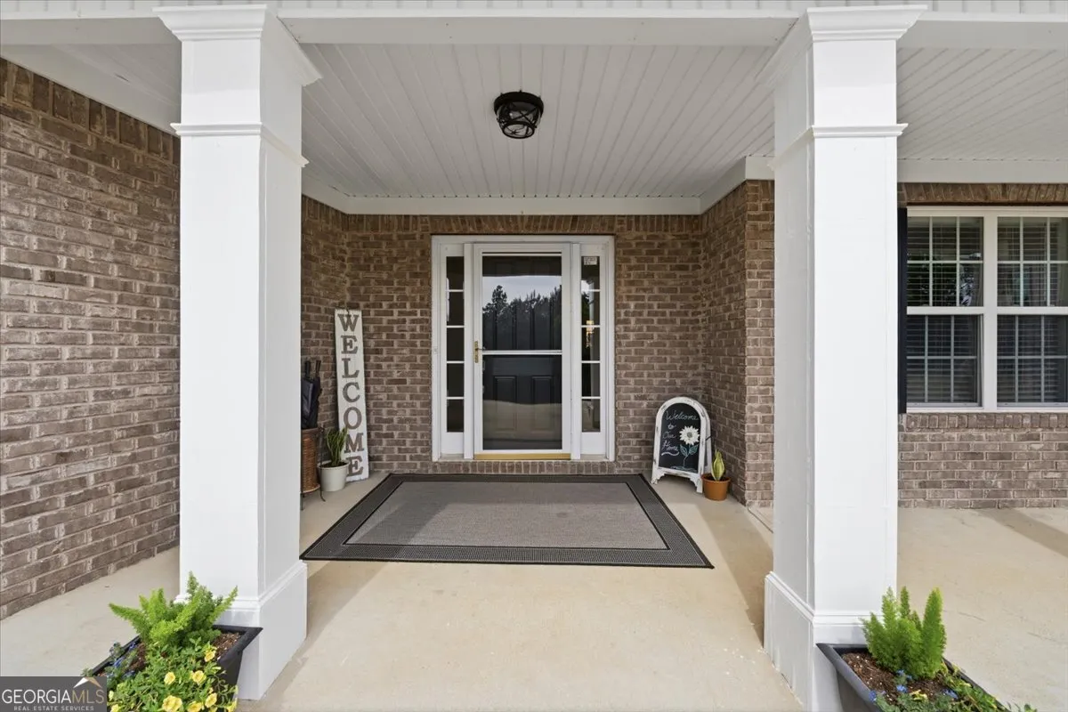 635 Shoals Trl — photo 2 of 34