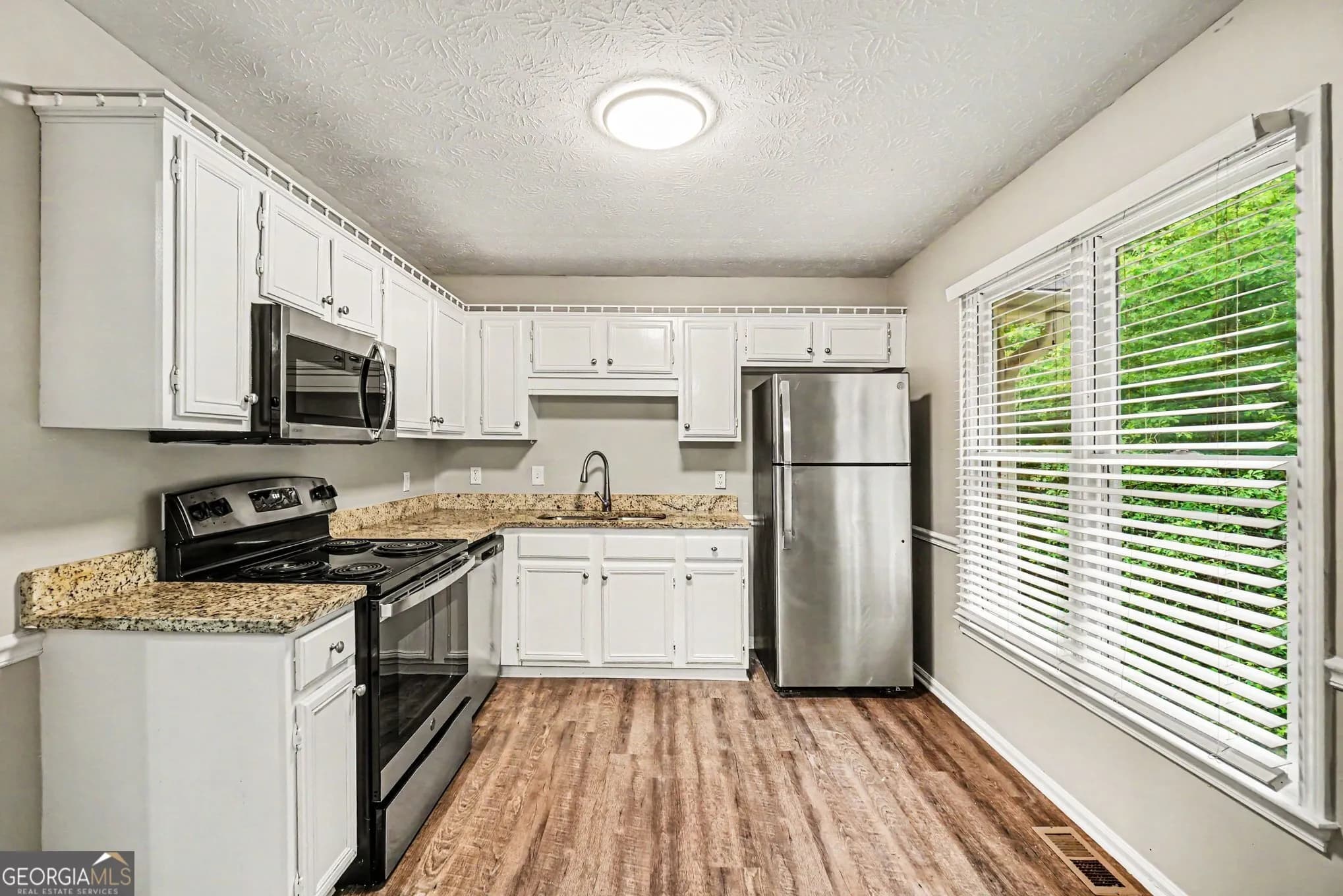 202 Garretts Dr — photo 10 of 15