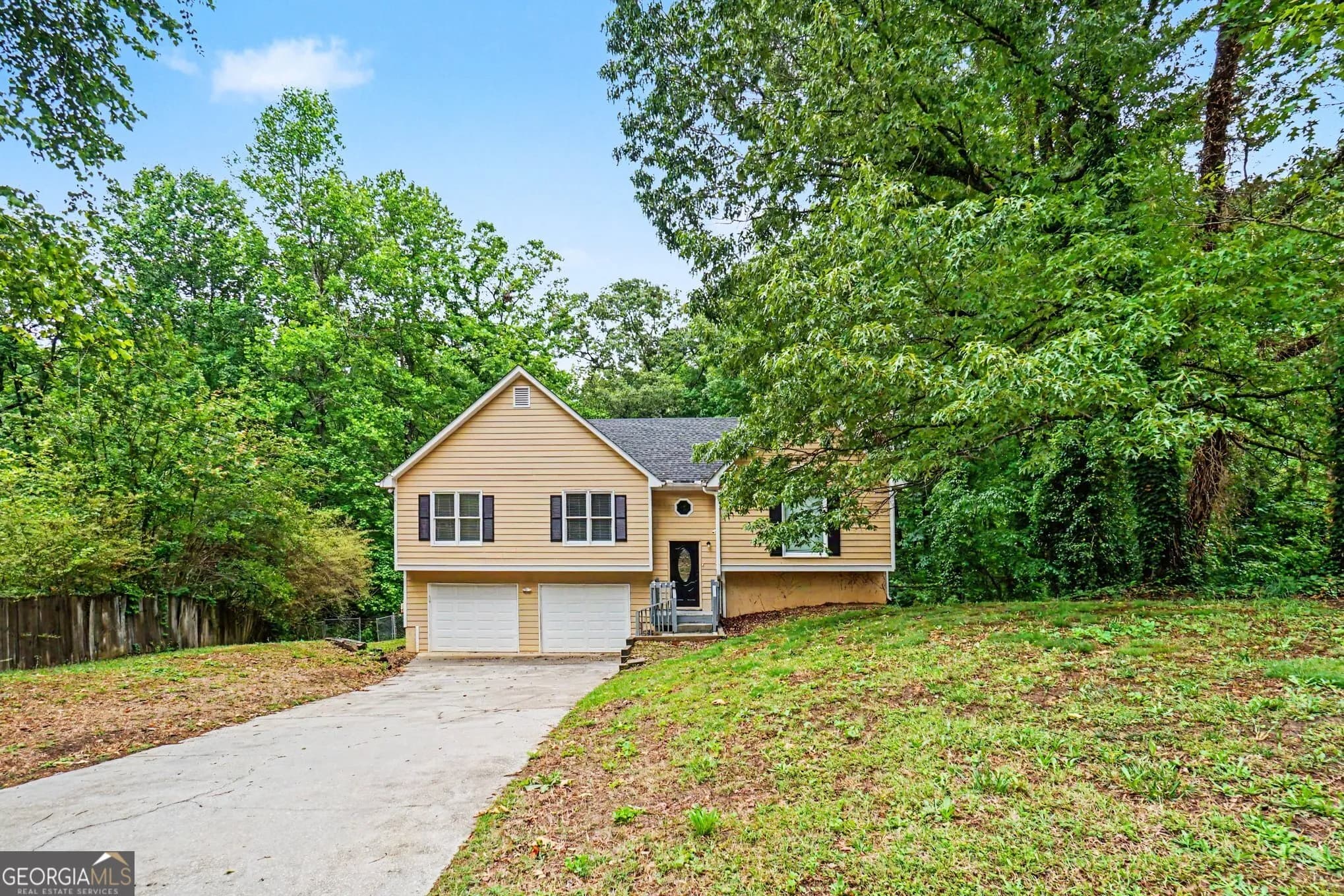 202 Garretts Dr, Douglasville