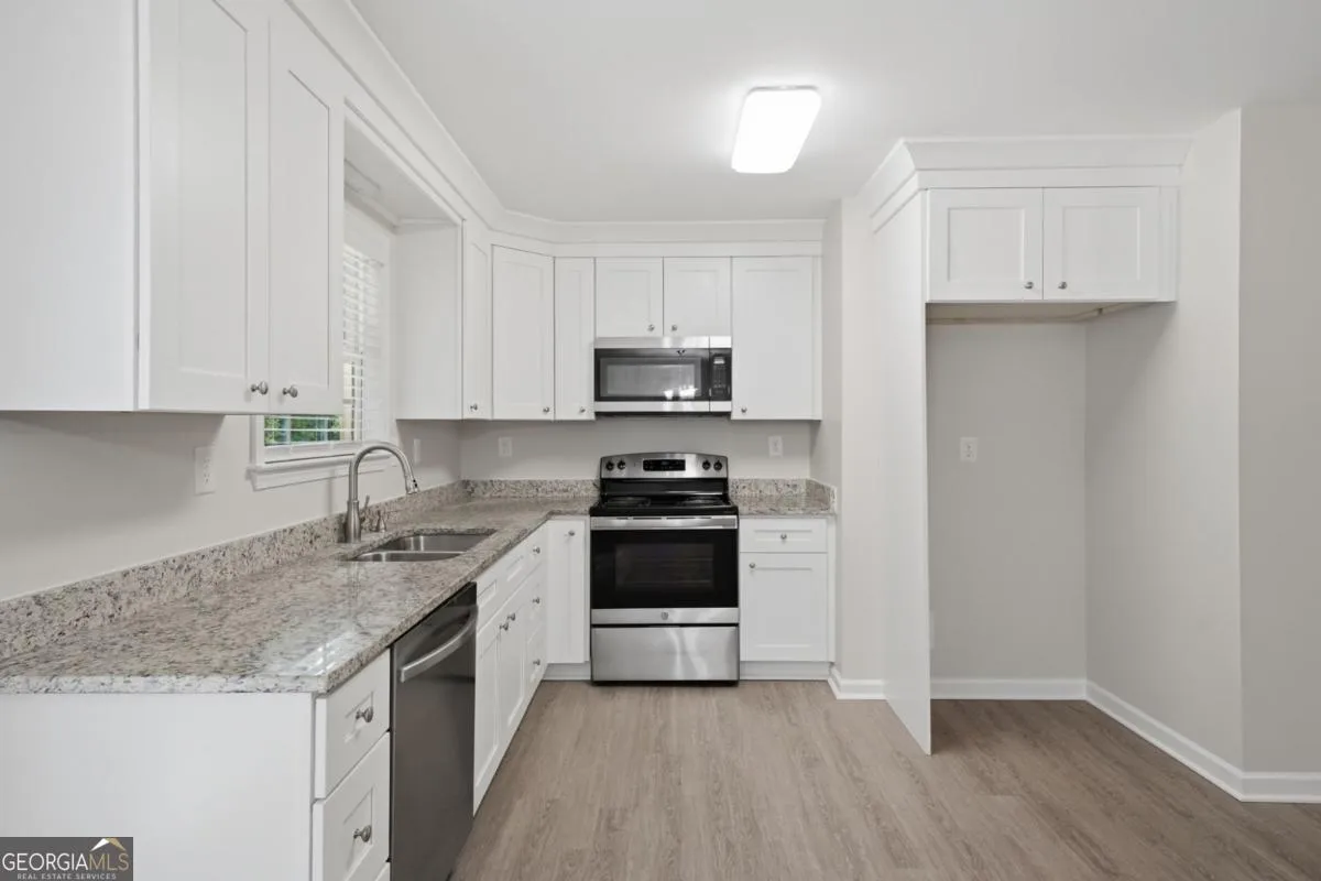 195 Hillside Dr — photo 8 of 59