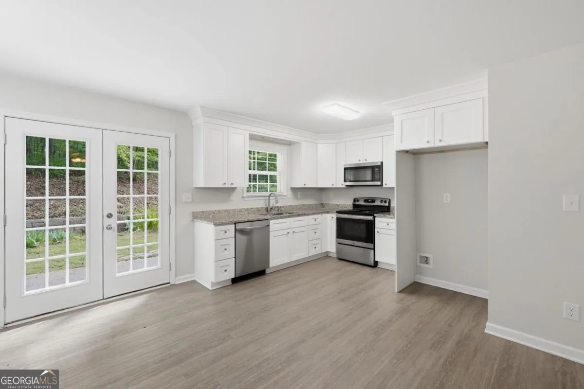 195 Hillside Dr — photo 4 of 59