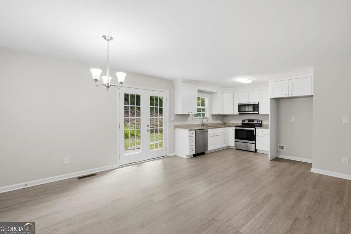 195 Hillside Dr — photo 3 of 59