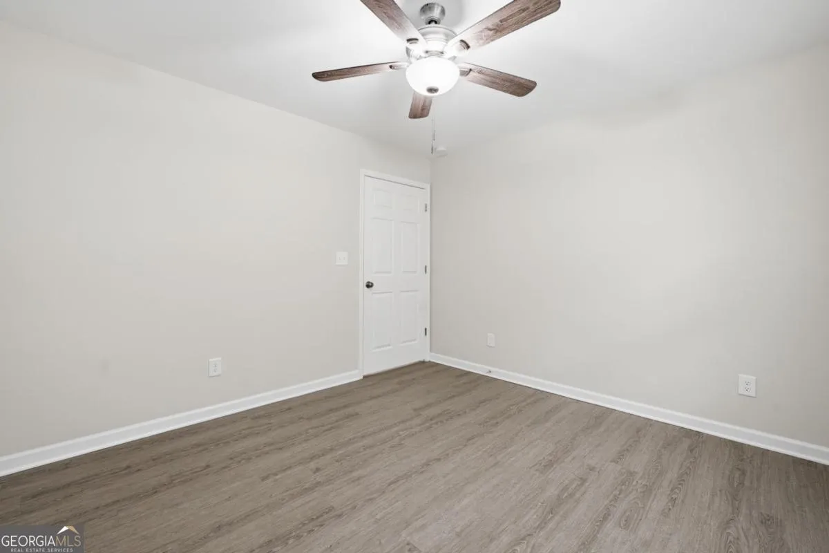 195 Hillside Dr — photo 11 of 59