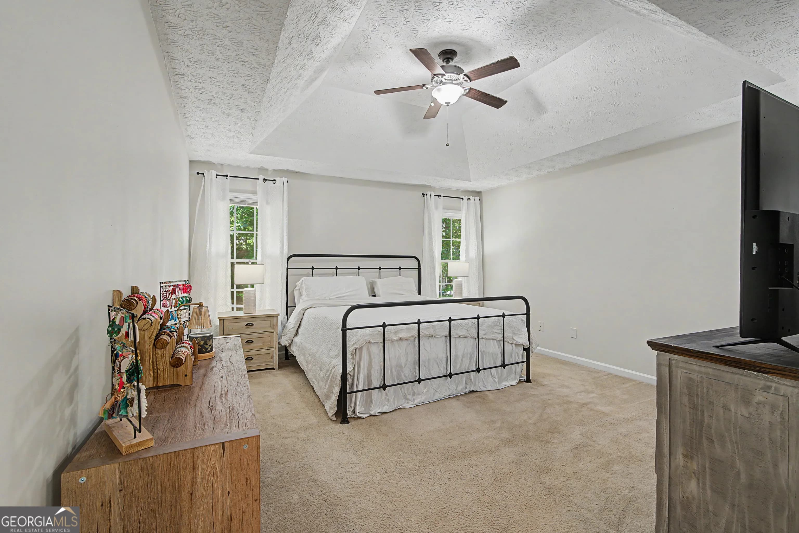47 Elizabeth Ct — photo 5 of 31