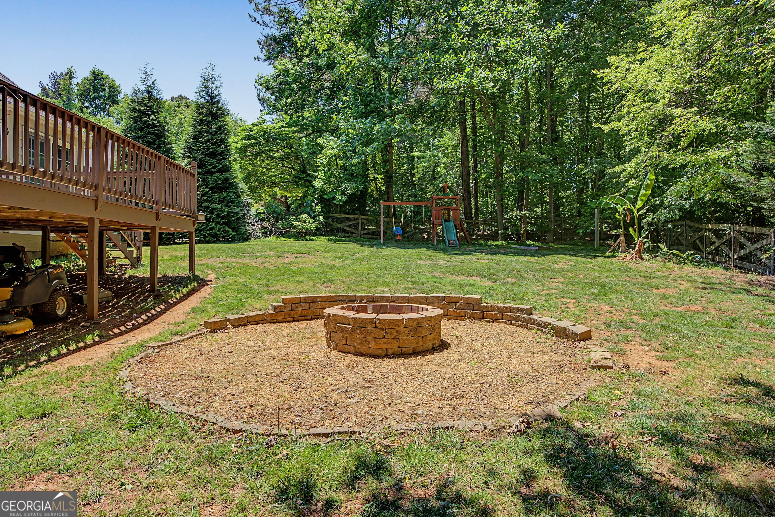47 Elizabeth Ct — photo 21 of 31
