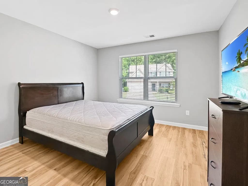 415 Fieldcrest Dr — photo 8 of 26