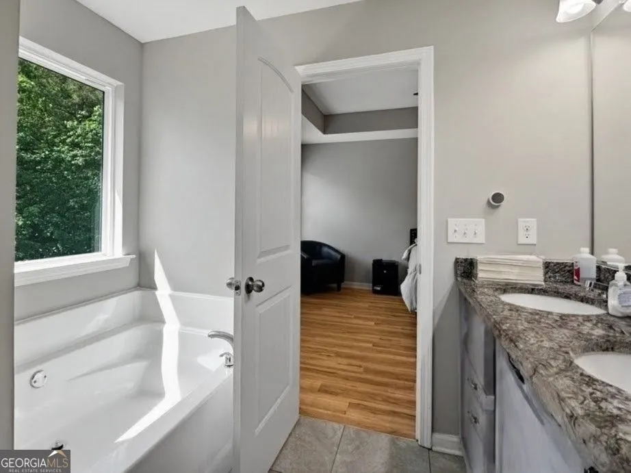 415 Fieldcrest Dr — photo 4 of 26