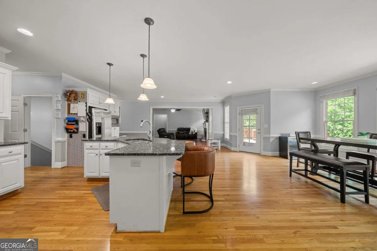 7461 Biltmore Ln — photo 8 of 55