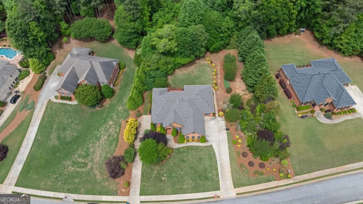 7461 Biltmore Ln — photo 51 of 55