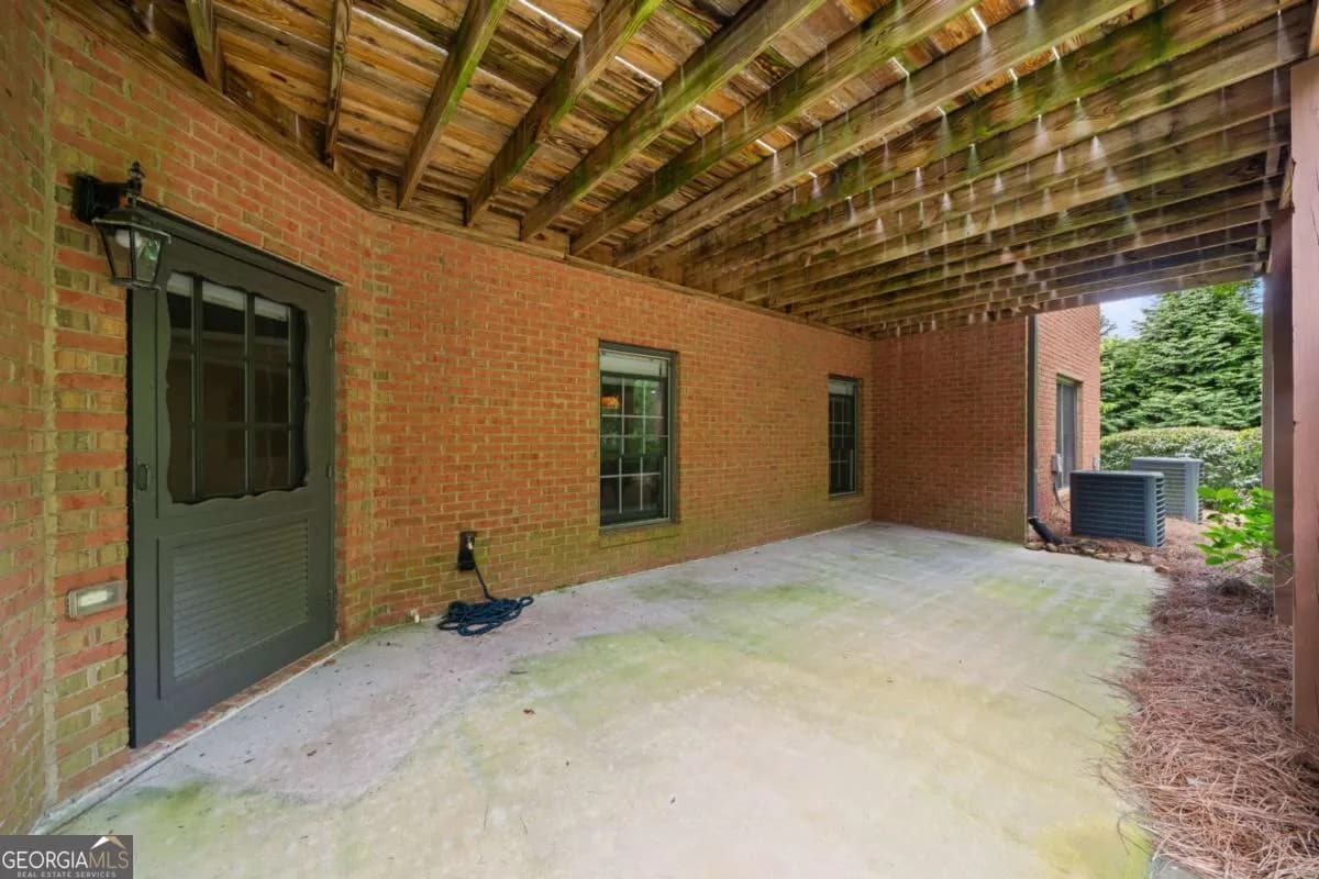 7461 Biltmore Ln — photo 44 of 55