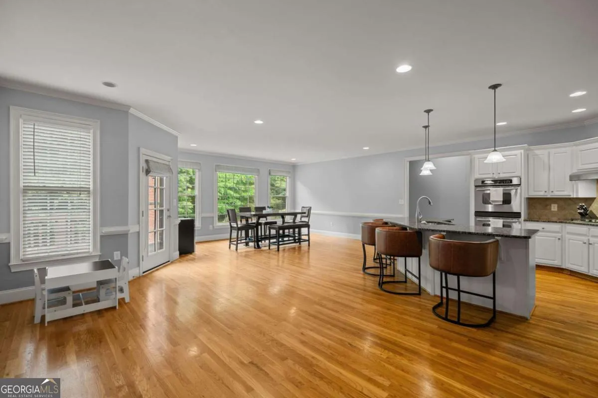 7461 Biltmore Ln — photo 4 of 55