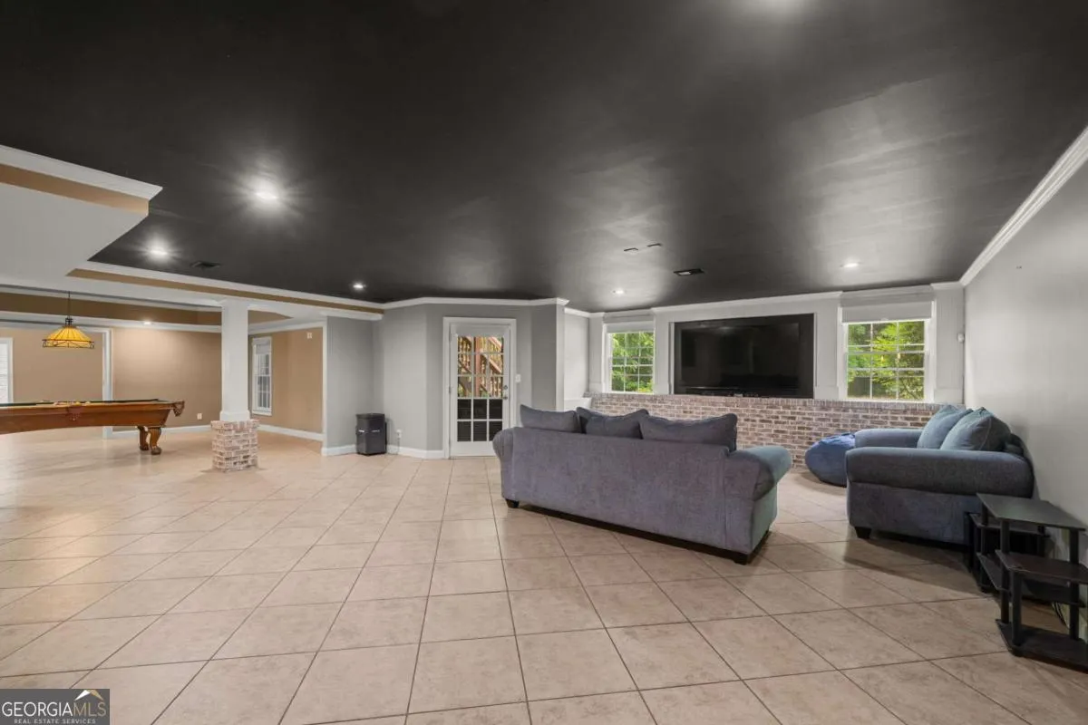 7461 Biltmore Ln — photo 29 of 55